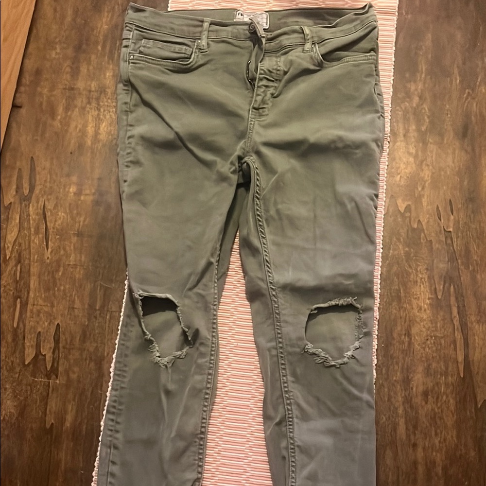 Free people Distressed Skinny Jeans